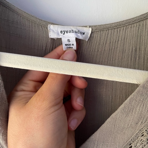 Cropped Blouse - Picture 3 of 4